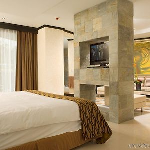 Master King Suite